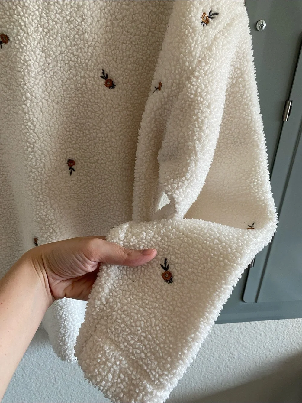 Women’s LOFT Cream Pullover with Tiny Floral Embroidery
